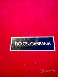 Scatola dolce & gabbana in velluto rosso