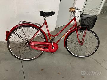 Bicicletta rossa,ruote da D 26 pollicy