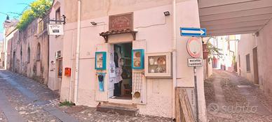 Locale Commericale nel centro storico di Orosei