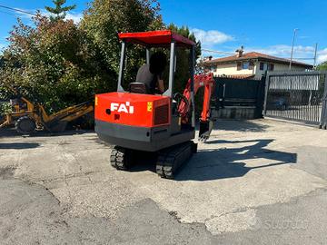 E136 - Escavatore FAI 13 q