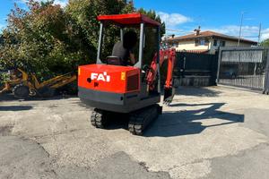 E136 - Escavatore FAI 13 q
