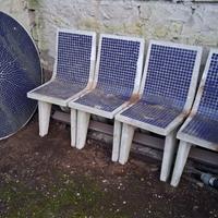 sedie e tavolo da giardino in cemento
