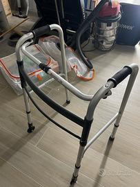 Deambulatore richiudibile