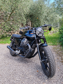 Moto Guzzi V7 III Night Pack