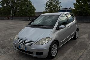 Mercedes benz A180 automatica NEOPATENTATI