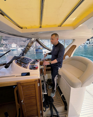 Ex militare con titoli per imbarco su motor-yacht