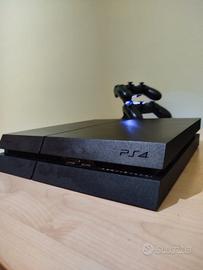 PS4 con 2 joypad + giochi + stazione ricarica