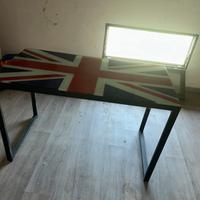 tavolo con bandiera inglese