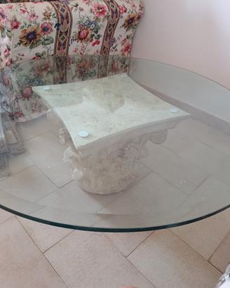 tavolo di vetro rotondo con base stile Romano 
