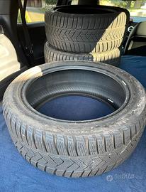 Treno di gomme invernali Pirelli Sottozzero