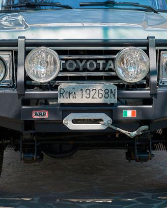 toyota land cruiser hj61