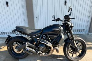 Ducati Scrambler Icon Dark NUOVA - 3000 km