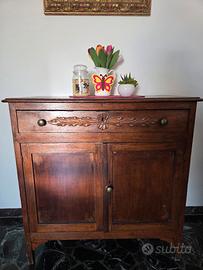 Credenza antica