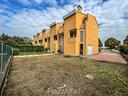 porzione-di-villa-a-schiera-di-testa-al-grezzo-ava