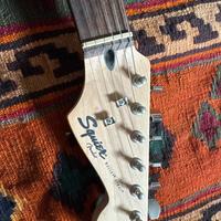Squier by Fender