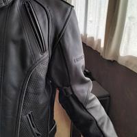 Giubbino in pelle da moto