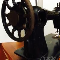 Macchina SINGER funzionante d'epoca