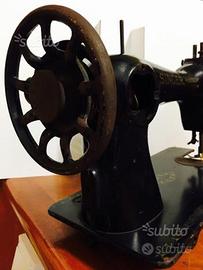 Macchina SINGER funzionante d'epoca