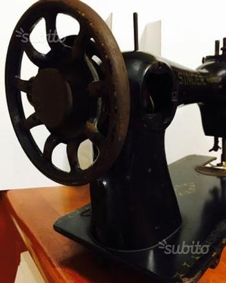 Macchina SINGER funzionante d'epoca