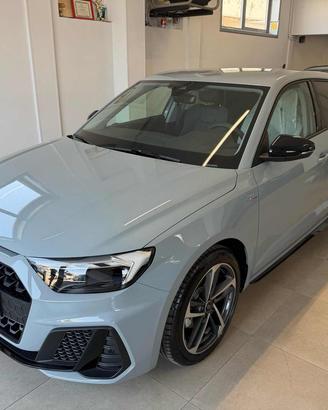 AUDI A1 SPB 30 TFSI S tronic Identity Black Km0