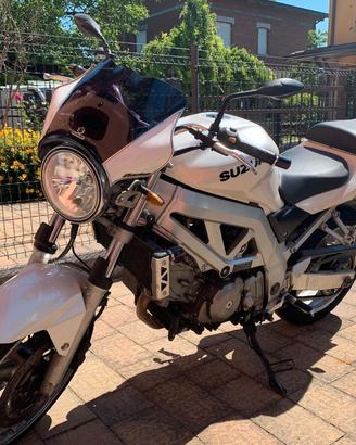 MOTO SV 650