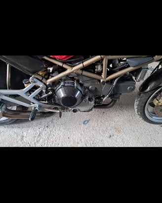 Motore monster 900 carburatori 