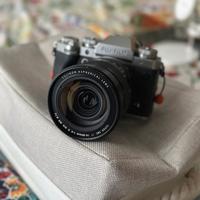 Fuji xt5 con obiettivo Fujinon 16-80 mm