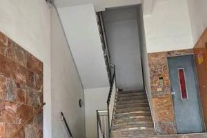Appartamento di 137 m² con 4 locali e box auto a G