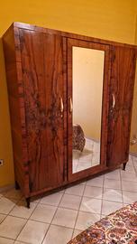 Armadio Vintage a 3 Ante in Legno - Stile Classico