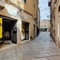 Locale commerciale tre vetrine fronte strada