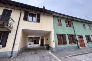 MAGAZZINO CON POSSIBILITA' DI CAMBIO D'USO