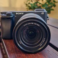 Sony a6400 con obiettivo 18-135