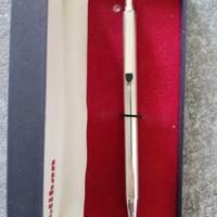 Pelikan vintage in argento 