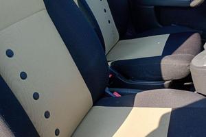 Auto tenuta molto bne