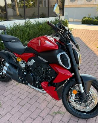 Ducati Diavel V4