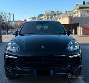 Porsche Cayenne Platinum Edition