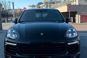 Porsche Cayenne Platinum Edition
