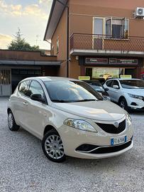 Lancia Ypsilon 1.2 69 CV 5 porte Platinum