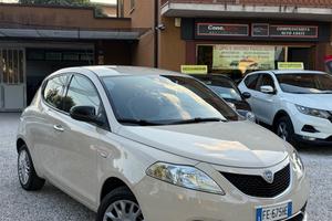 Lancia Ypsilon 1.2 69 CV 5 porte Platinum