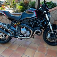 Ducati monster 821 stealt