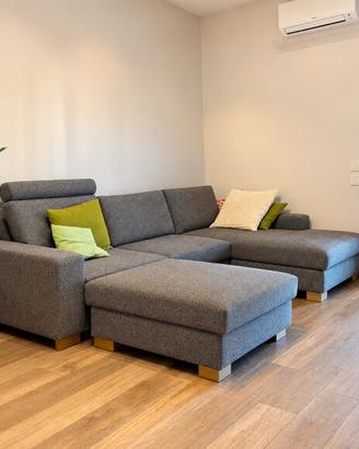 Divano letto Ikea 4 posti con penisola come nuovo