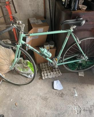 Bici da corsa vintage bianchi