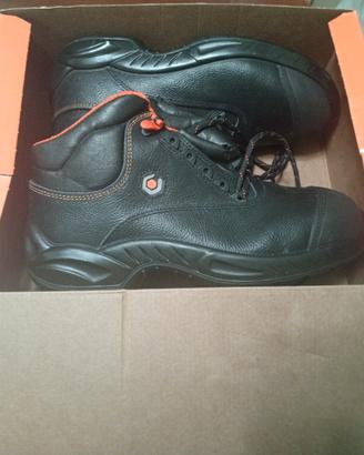 Scarpe AntiFortunistiche Base