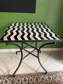 Eleganti tavoli numero due da esterno o interno