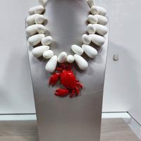 Collana bianca con Ciondolo Granchio Rosso