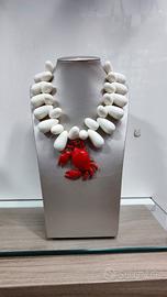 Collana bianca con Ciondolo Granchio Rosso