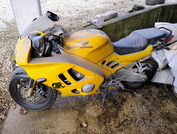 Honda cbr demolita anno 95