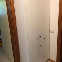 Armadio piccolo e stretto per disbrigo