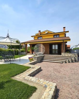 VILLA SINGOLA A RONDISSONE