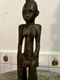 Scultura africana antica in legno
